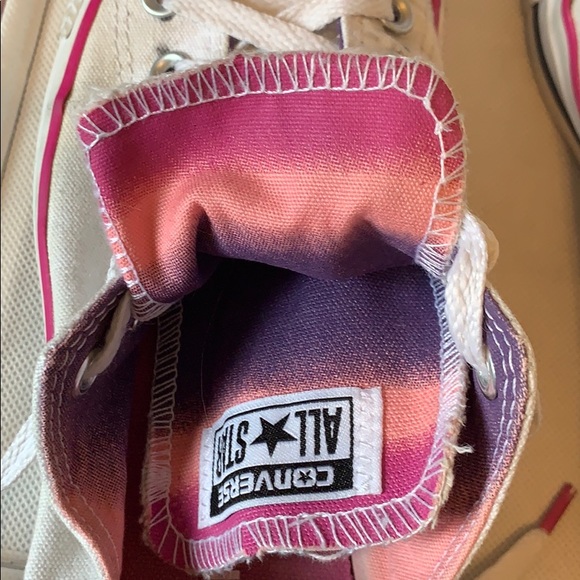 Women’s Converse - Picture 4 of 8